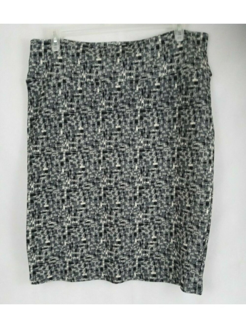 LuLaRoe Cassie Pencil Skirt With Black & White Design Size 3XL